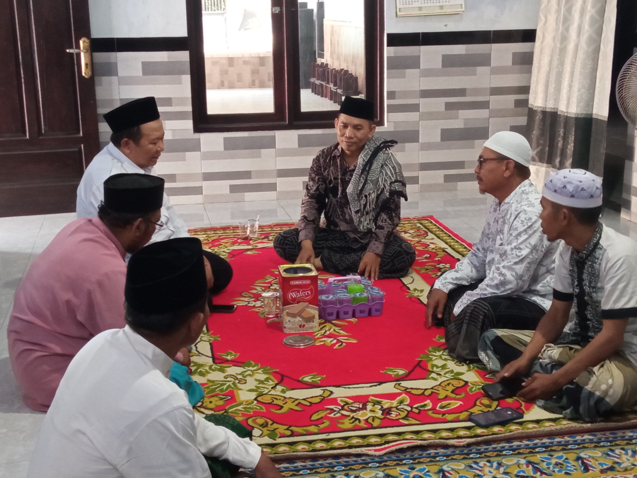 Hendy Siswanto silaturahmi ke kerabat Gus Fawait (Foto: Sugianto/jatimnow.com)