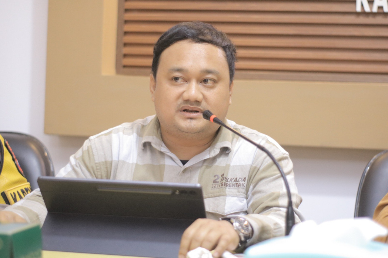 Komisioner KPU Ponorogo Amrul Sabrina Sulistia Putra. (Foto: Ahmad Fauzani/jatimnow.com)