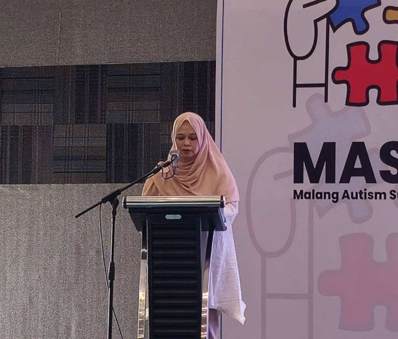 Aktivis pemerhati penyandang autis, Dr Amelia Aziz Daeng, M.Psi. (Foto:  Gerhana/jatimnow.com)