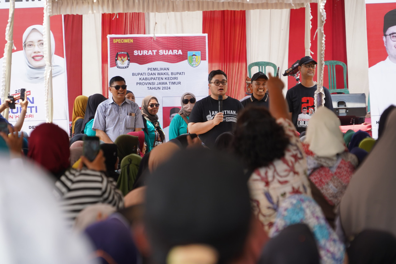 Mas Dhito saat kampanye di Kandangan. (Foto: Tim Media Mas Dhito/jatimnow.com)