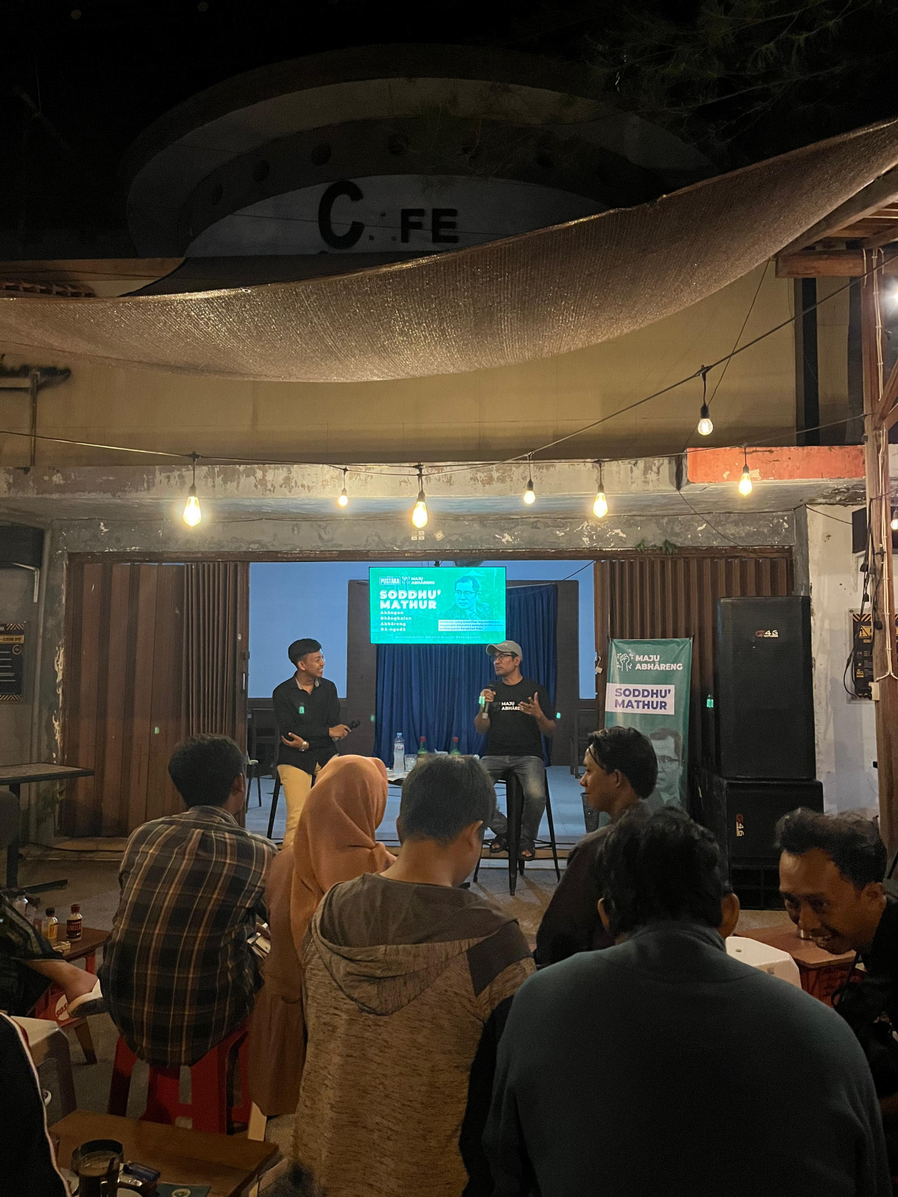 Mathur Husyairi saat berdiskusi. (Foto: Fathor Rahman/jatimnow.com)