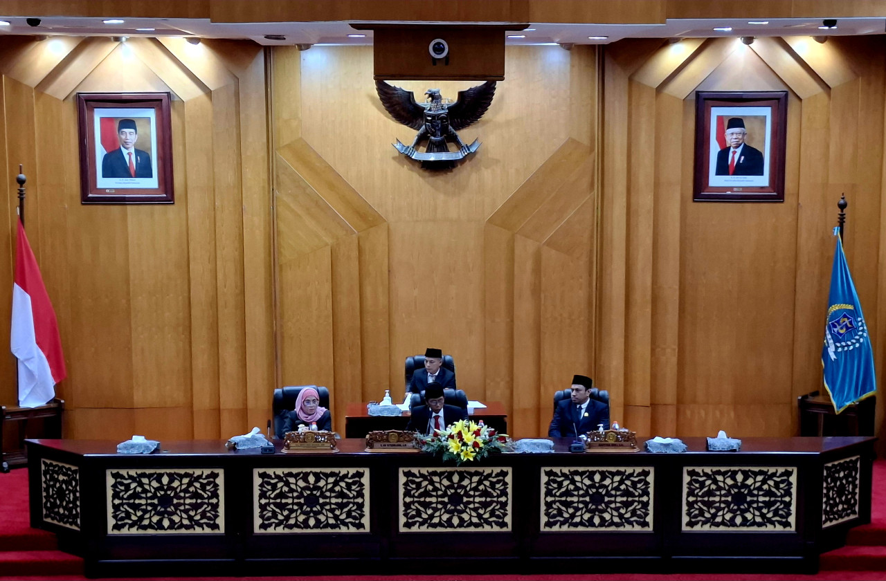 Suasana Sidang Paripurna yang dipimpin Ketua DPRD Surabaya periode 2024-2029 Adi Sutarwijono (foto: Ni'am Kurniawan/jatimnow.com)
