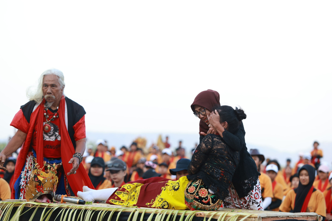 Penari gandrung saat jalani ritual. (Foto: Humas Pemkab Banyuwangi for jatimnow.com)
