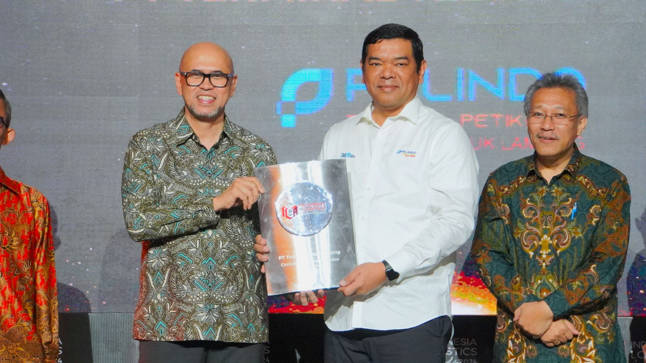 Direktur Utama TTL Bapak David P. Sirait saat menerima penghargaan (Foto: Humas TTL for jatimnow.com)