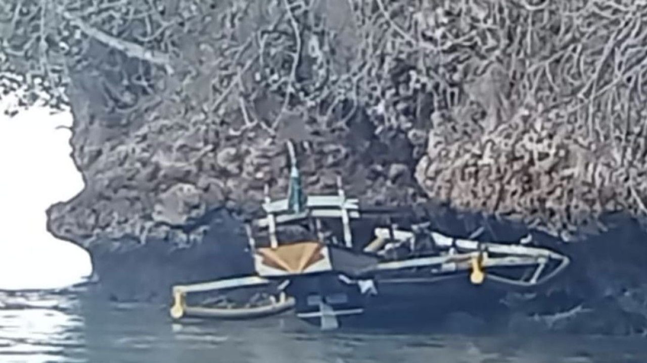 Perahu tanpa ABK yang ditemukan nelayan (Medsos)