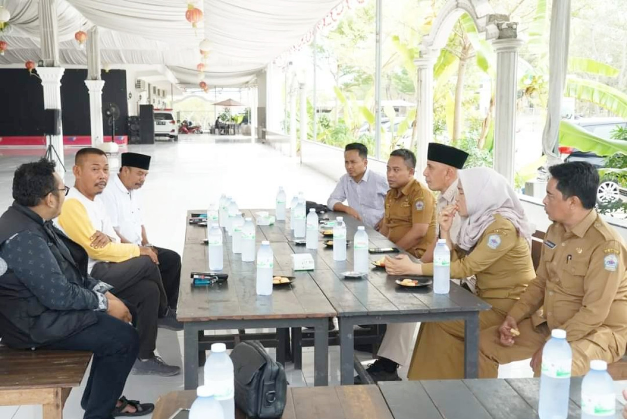 Pj Bupati Bangkalan, Arief M. Edie berdialog bahas pengembangan wisata. (dok. Diskominfo Bangkalan/jatimnow.com)