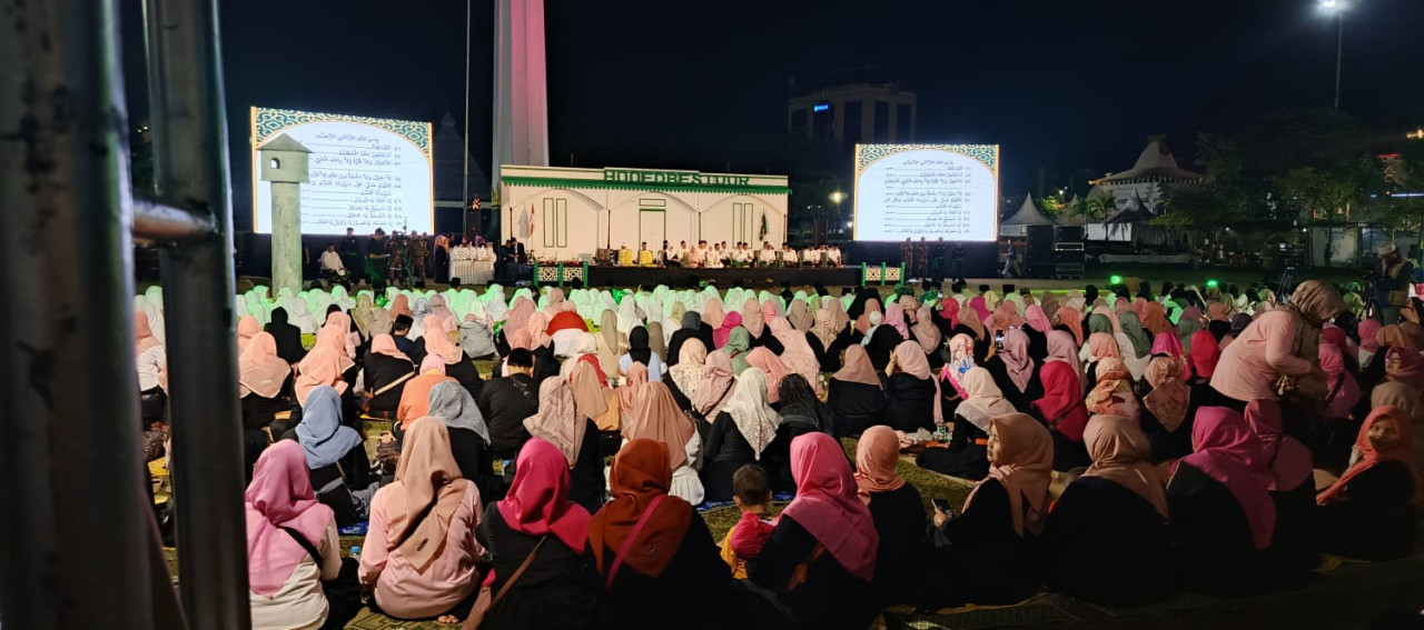 Lautan manusia dalam puncak Hari Santri Nasional di Surabaya (Munir/jatimnow.com)