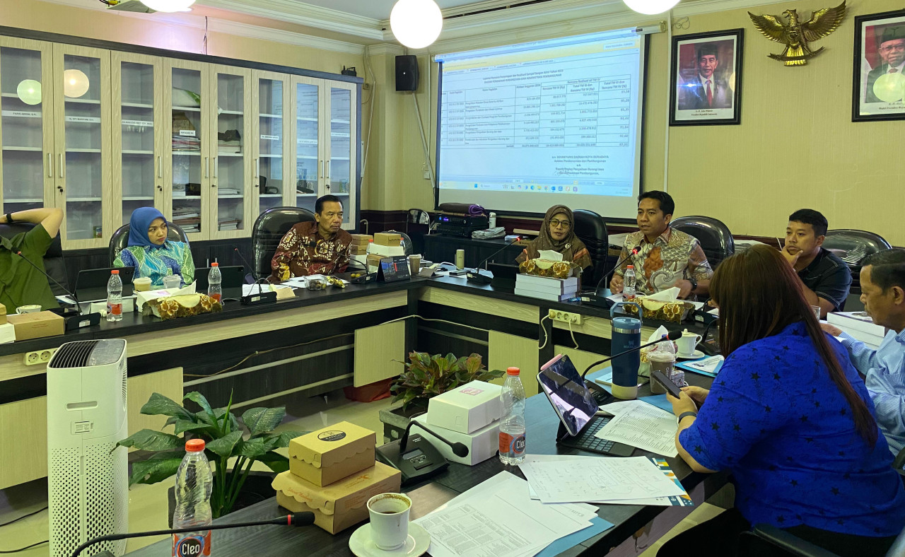 Suasana Rapat Komisi C DPRD Surabaya (Ni'am/jatimnow.com)