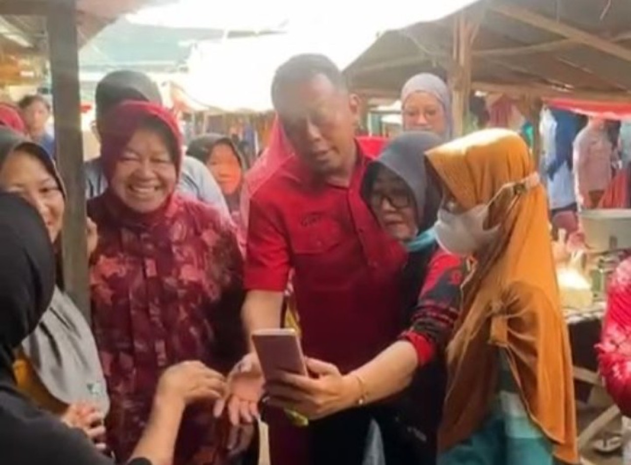 Cagub Jatim Risma bersama Cabup Ponorogo Sugiri Sancoko. (Foto; Ahmad Fauzani/jatimnow.com)