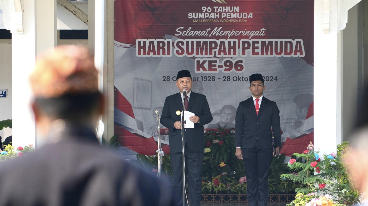 Pjs Bupati Kediri Heru Wahono Santoso dalam upacara Hari Sumpah Pemuda. (Foto: Pemkab Kediri/jatimnow.com)