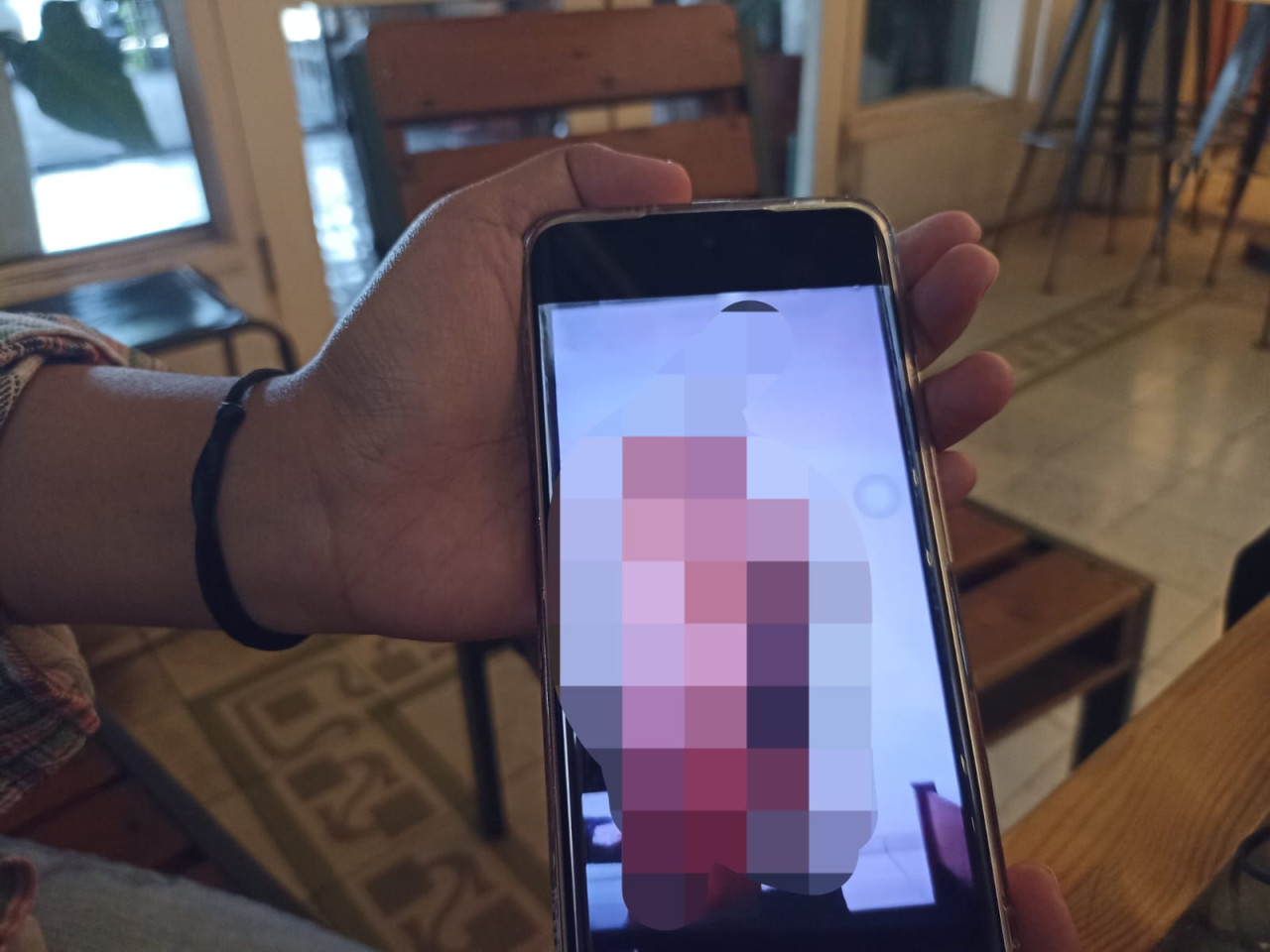 Potongan video porno yang menyebar di masyarakat. (Foto: Bramanta Pamungkas/jatimnow.com)