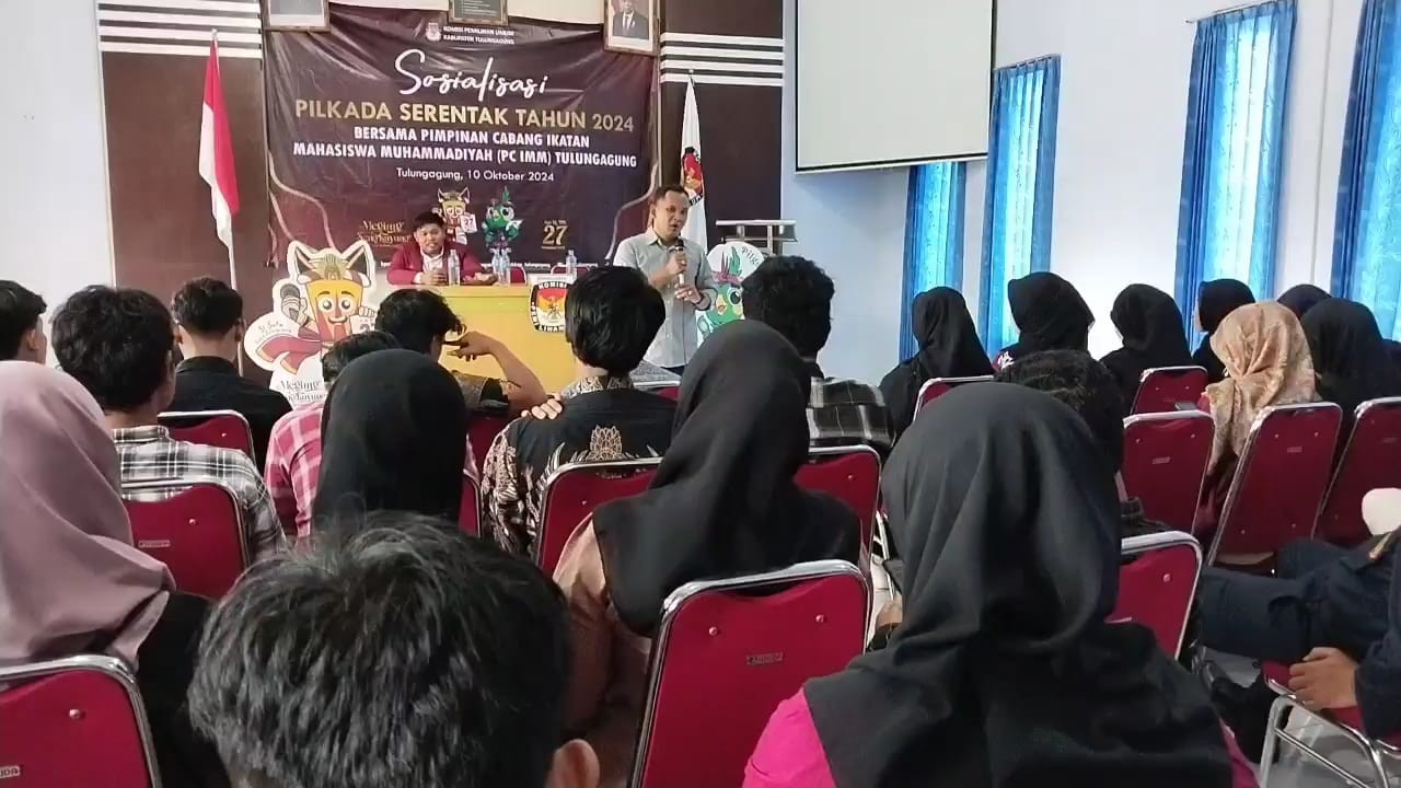 KPU Tulungagung saat menggelar sosialisasi bagi kelompok pemilih pemula. (Foto: Bramanta Pamungkas/jatimnow.com)