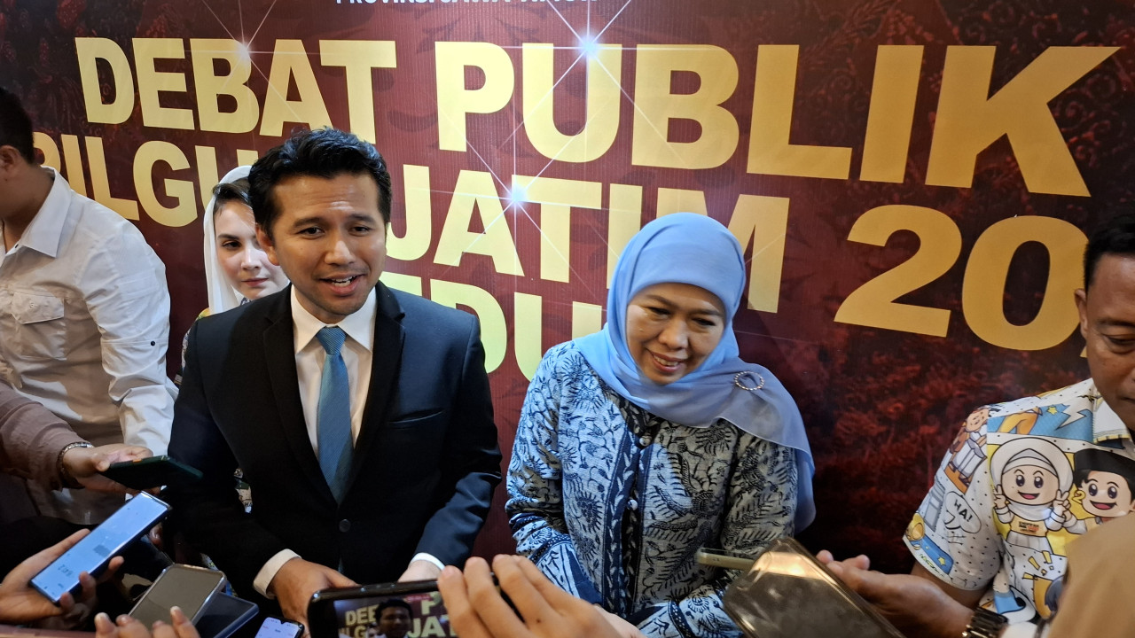 Khofifah-Emil saat ditemui usai debat (foto: Ni'am Kurniawan/jatimnow.com)