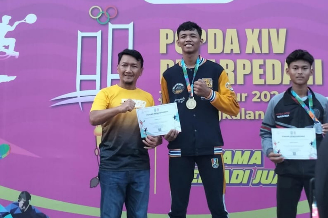 Popda XIV Jatim 2024, Atlet Lompat Tinggi Tuban Raih Medali Emas