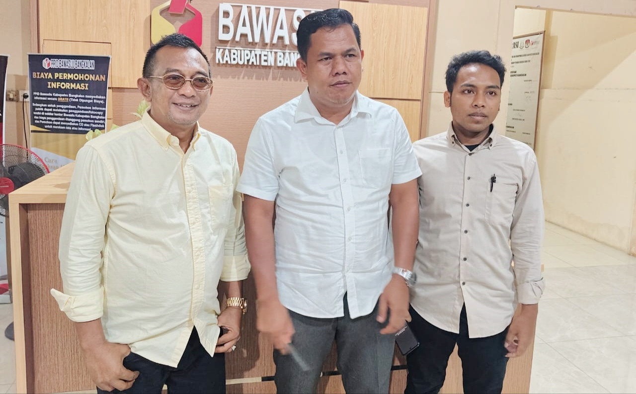 Tim Lukman - Fauzan Laporkan Dugaan Penggelembungan Suara di Pilbup Bangkalan