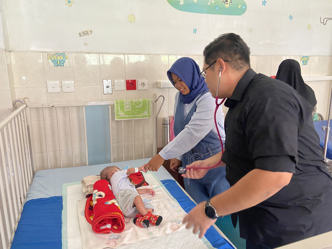 Bayi tanpa anus di Ponorogo. (Foto: Ahmad Fauzani/jatimnow.com)