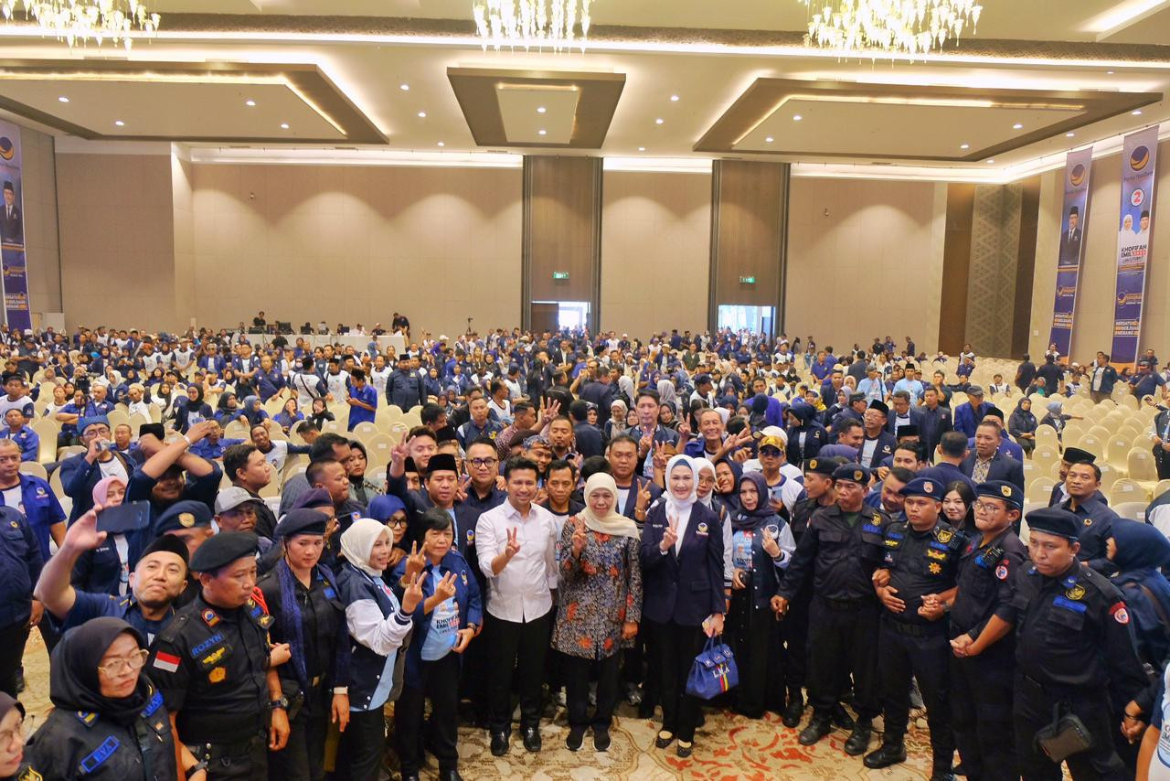 Ketua DPW Partai NasDem Jatim, Lita Machfud Arifin bersama Khofifah dan Emil Dardak. (Foto: dok. jatomnow.com)