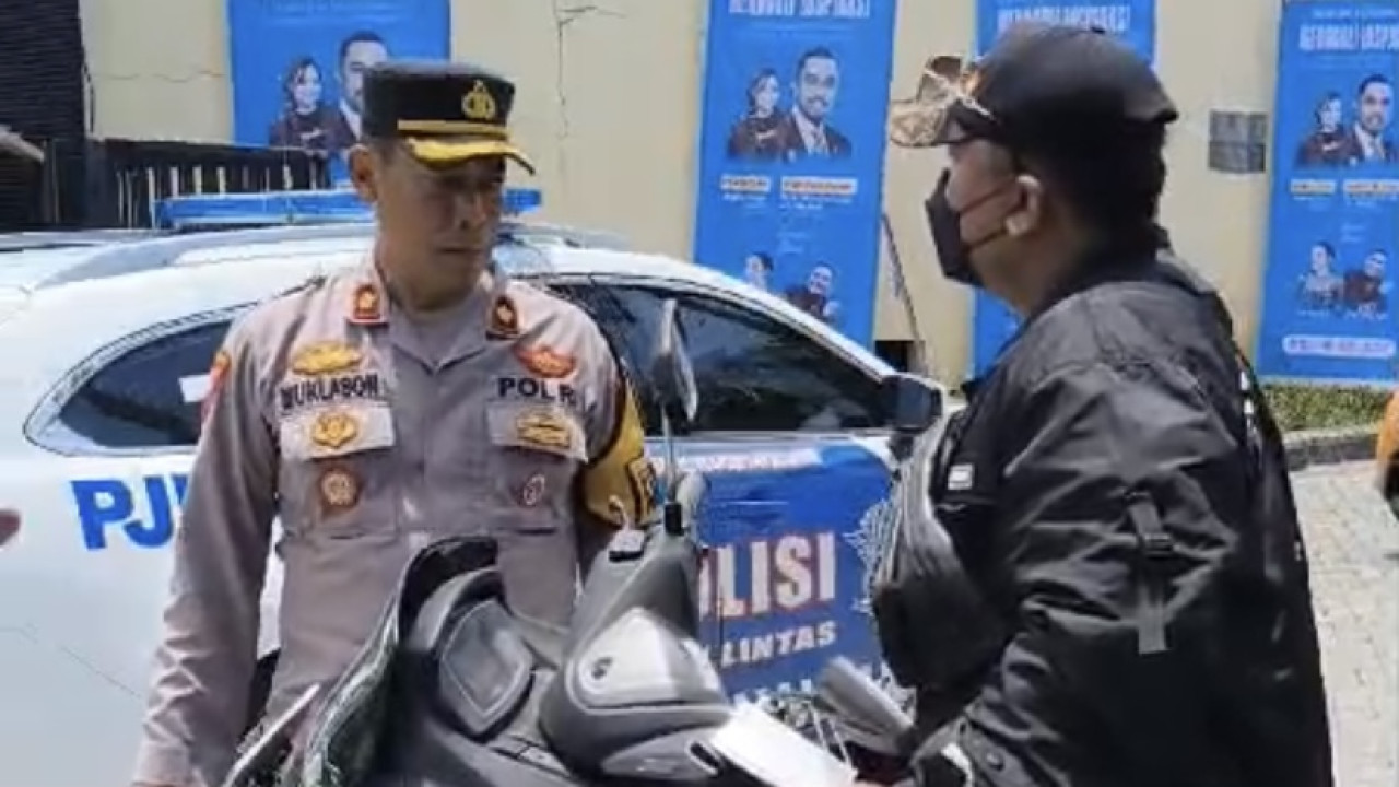 Pemotor Arogan Tantang Duel Perwira Polisi di Kediri, Ngaku Anak Letkol