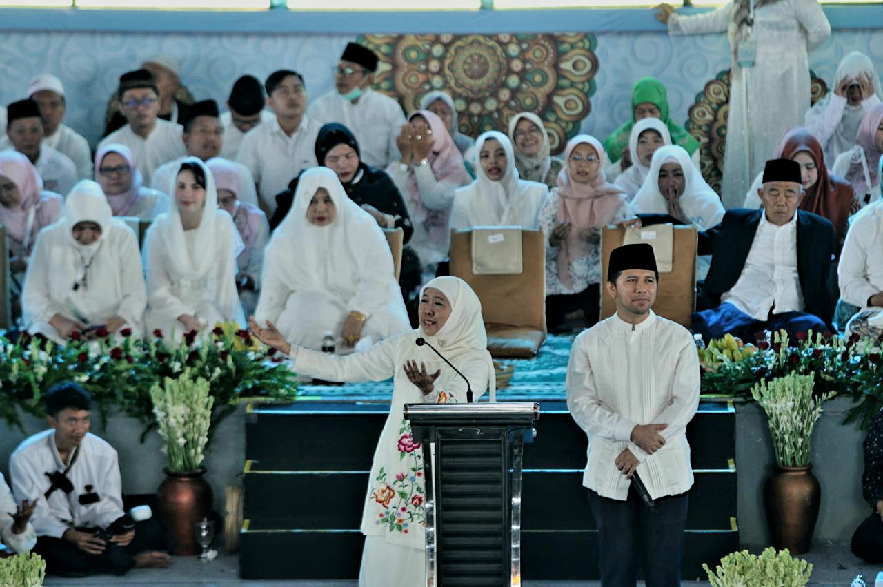 Khofifah-Emil Menutup Kampanye: Dzikir, Selawat, Menang Signifikan