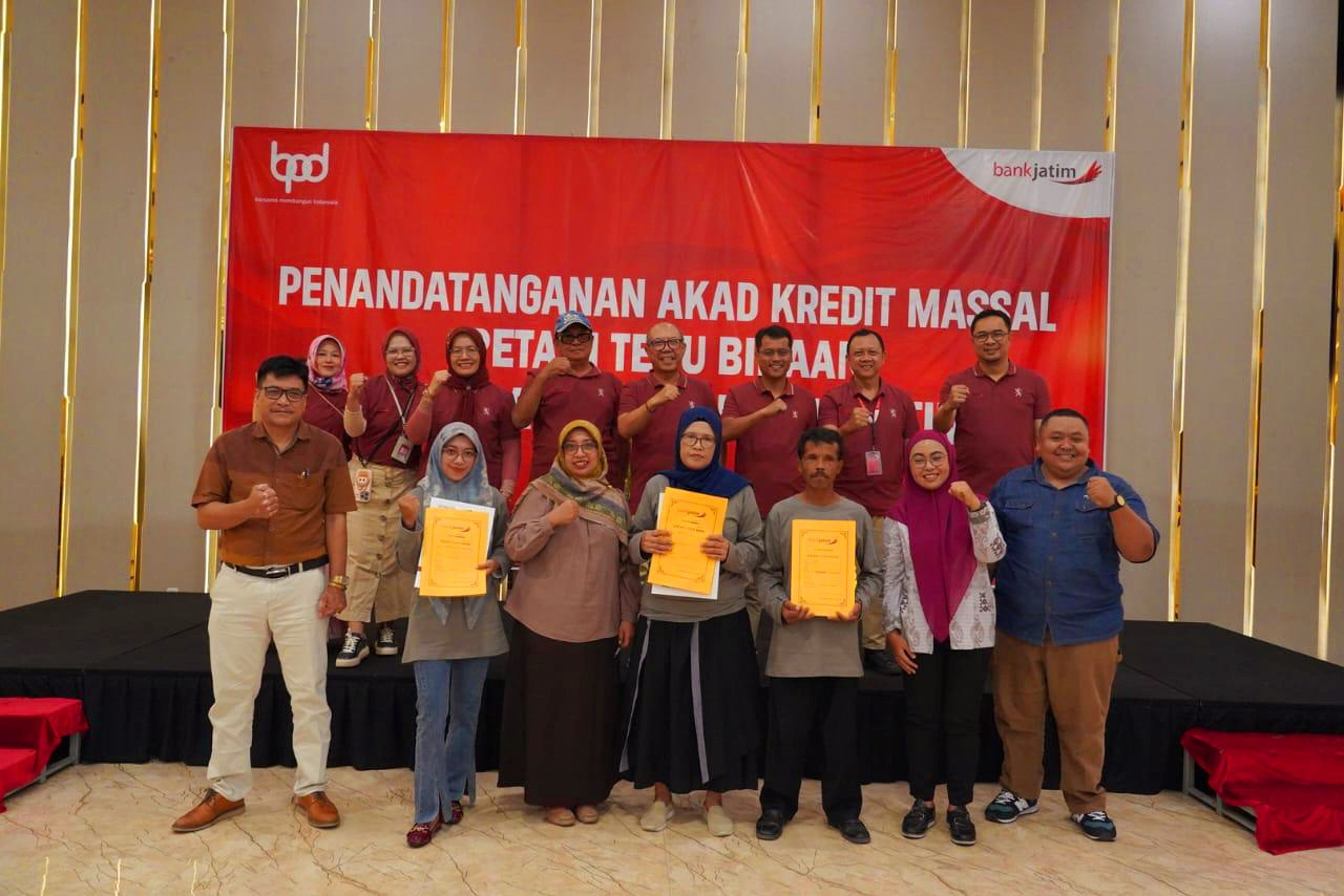 78 debitur (petani tebu) mendapat suntikan bankjatim (foto: Bank Jatim for jatimnow.com)