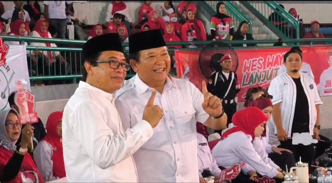 Mantan Wakil Bupati Jember KH. Muqit Arif bersama Hendy Siswanto. (Foto: Sugianto/jatimnow.com)