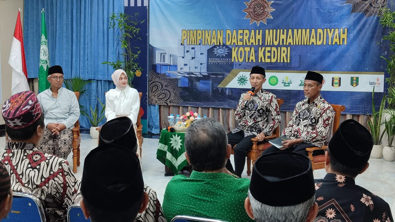 Mbak Vinanda - Gus Qowim Silaturahmi dengan PD Muhammadiyah Kota Kediri