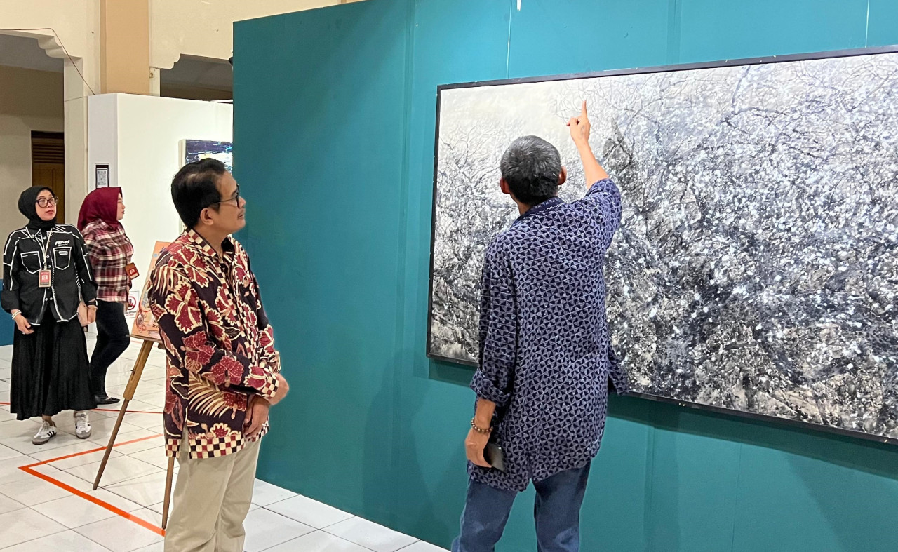 Salah satu karya yang dipamerkan dalam 0ameran seni rupa bertajuk Gerak-Gerik. (Foto: Dadang/Pemkab Tuban)