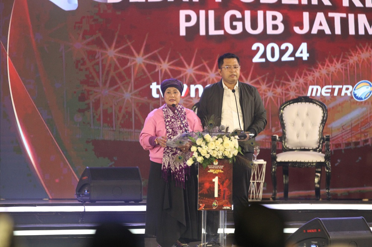 Debat Pilkada Jatim: Luluk Sebut Daya Tampung Sampah Jawa Timur Belum Memadai