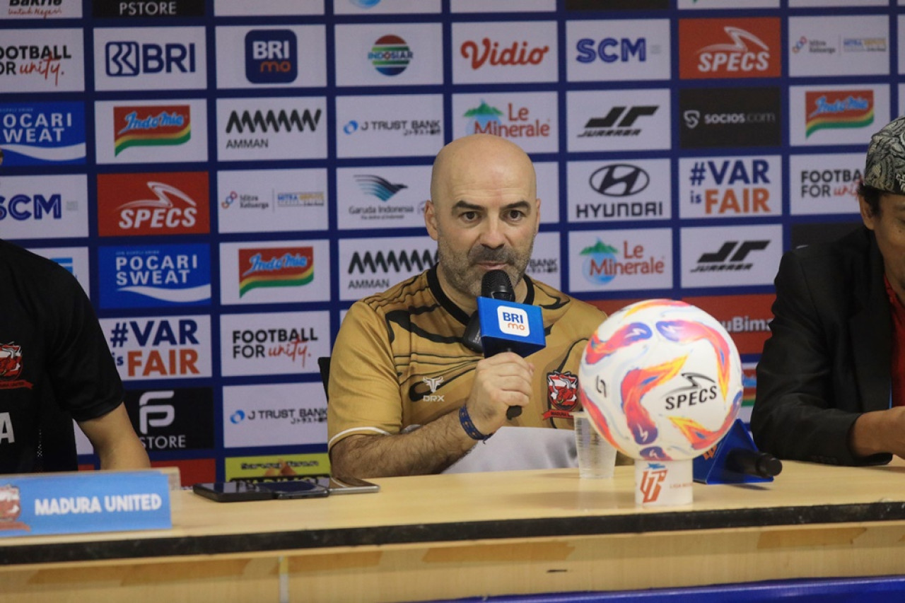 Pelatih Madura United Paulo Menezes. (Foto: PT LIB)