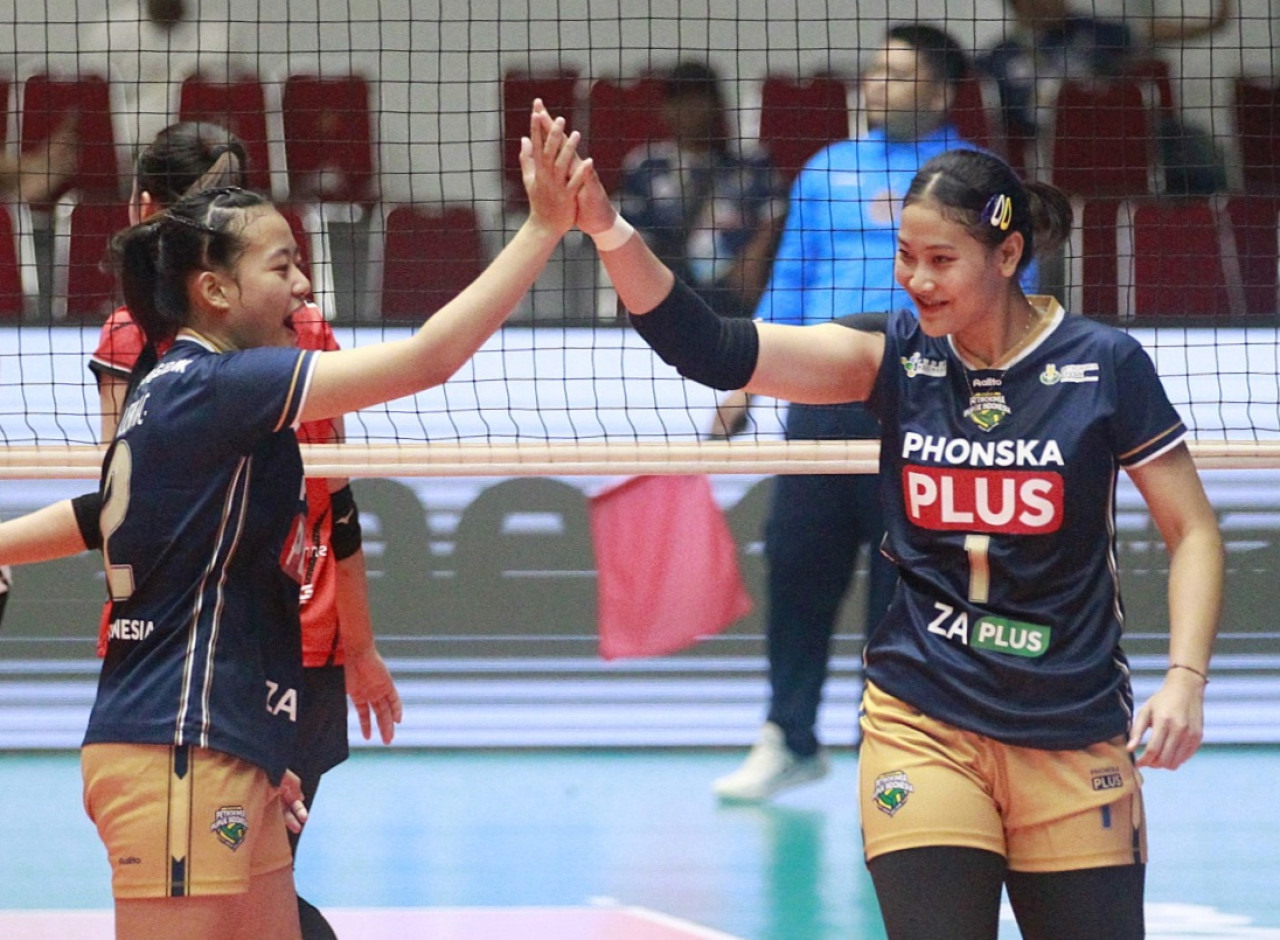 Pemain Petrokimia Gresik Pupuk Indonesia meraih kemenangan kedua setelah mengalahkan Bank Jatim dengan skor 3-0 di final four Livoli Divisi Utama 2024. (Foto: Livoli Official)