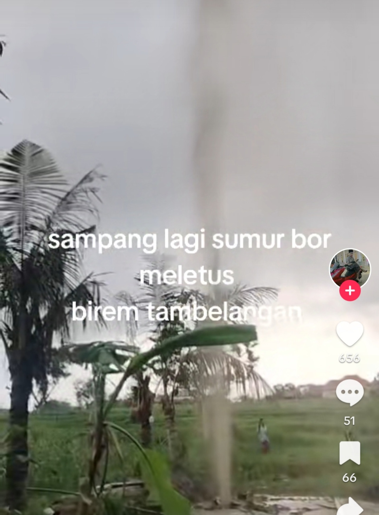 Peringatan kepada warga soal sumur yang menyemburkan air bercampur gas. (Foto: Fathor Rahman/jatimnow.com)