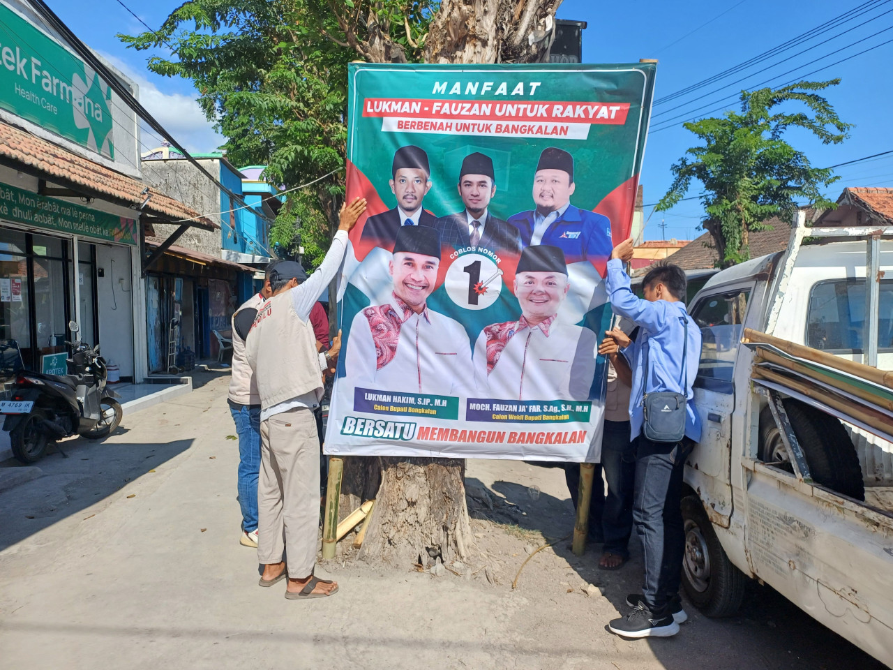 259 APK Ditertibkan Bawaslu Bangkalan, Mayoritas Dipaku di Pohon