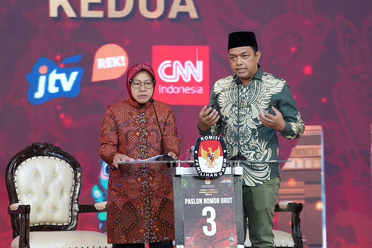 Paslon Risma - Gus Hans dalam Debat Publik Kedua Pilgub Jatim. (Foto: dok.jatimnow.com)