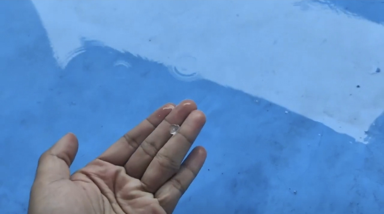 Hujan es di sebagian wilayah Sidoarjo (dok.jatimnow.com)