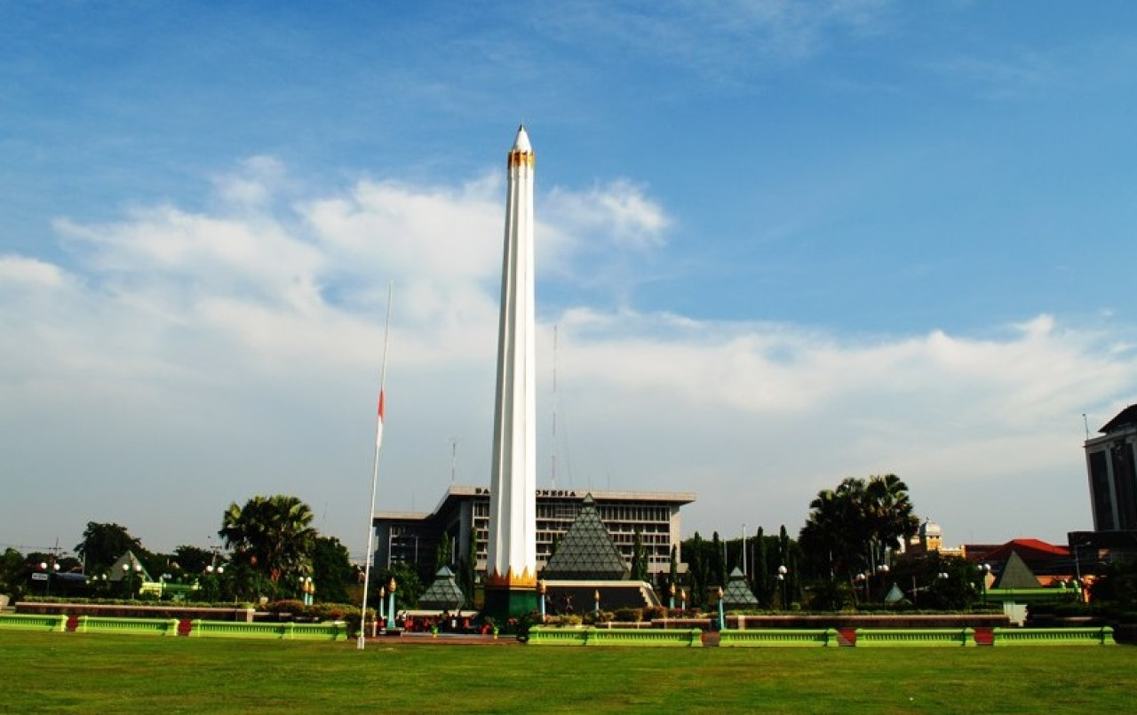 Tugu Pahlawan. (Foto: wikipedia)