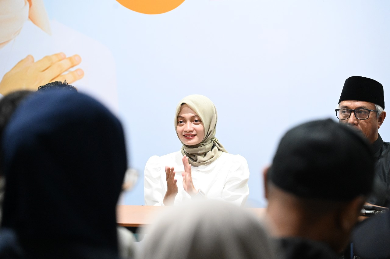 Vinanda dalam press conference hasil data center Tim Pemenangan Vinanda - Gus Qowim. (Foto: Tim Bolone Vinanda/jatimnow.com)