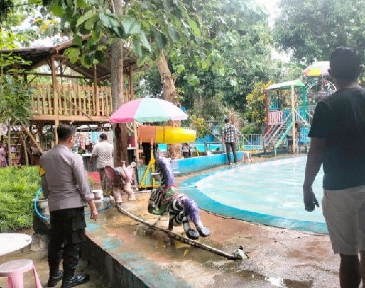 Lokasi kolam renang tempat bocah tercebur. (Foto: Fathor Rahman/jatimnow.com)