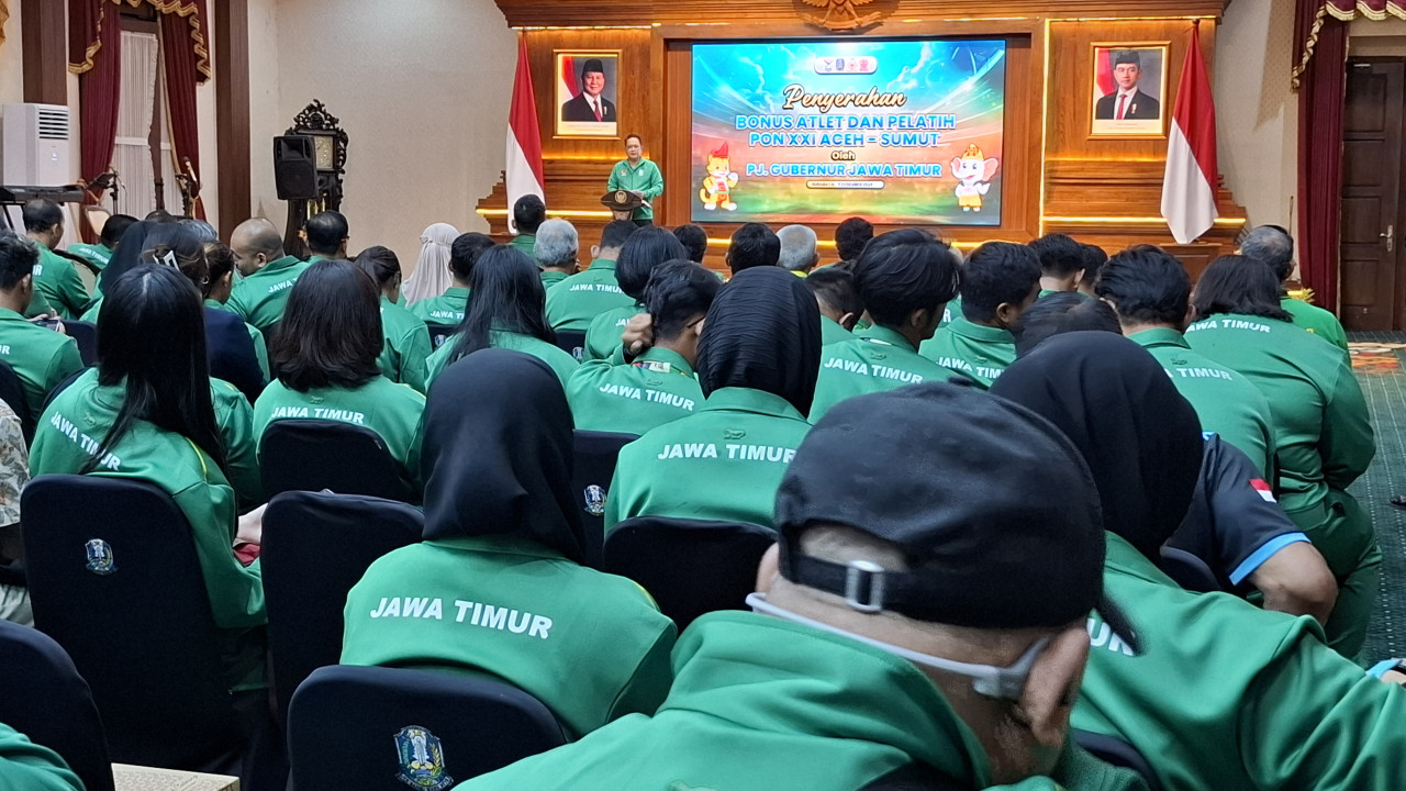 Adhy Karyono dalam sambutan pemberian bonus atlet di Grahadi (foto: Ni'am Kurniawan/jatimnow.com)