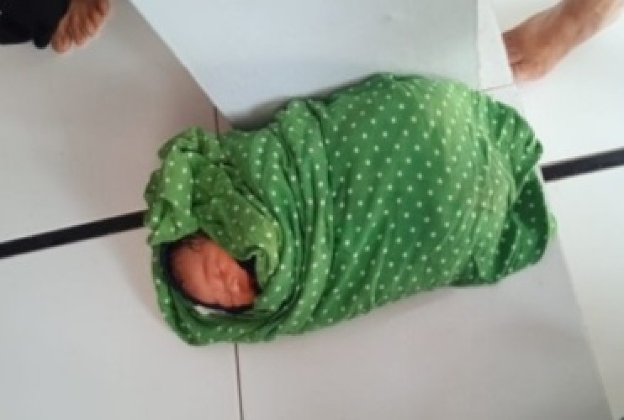 Bayi Laki-laki Dibuang di Teras Masjid Sumenep