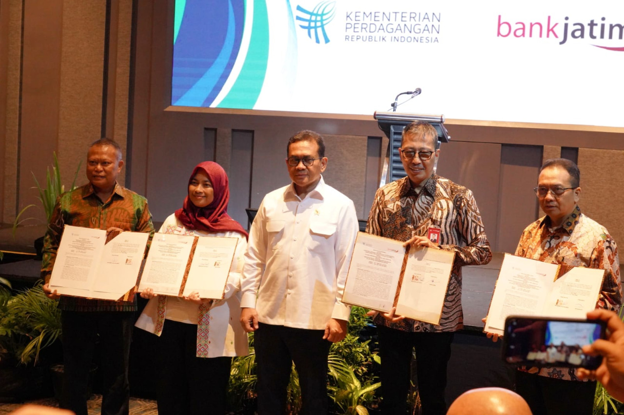 Komitmen kerjasama antara Bank Jatim dan Kemendag RI (foto: Bank Jatim for jatimnow.com)