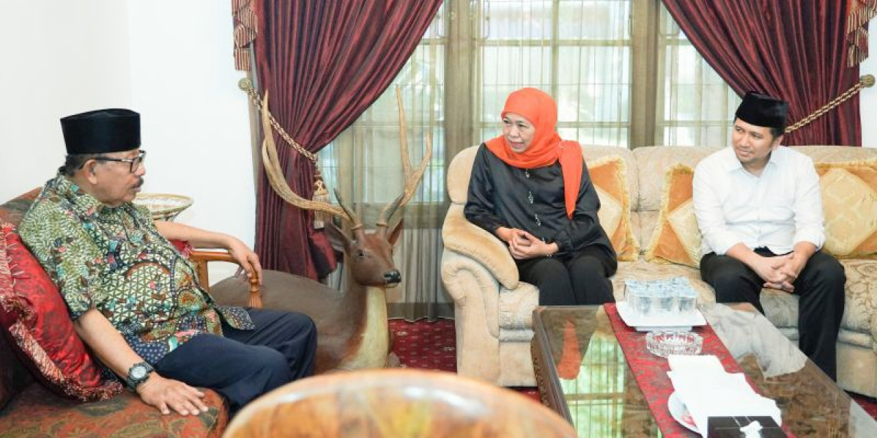 Moment Khofifah-Emil bersama Imam Utomo (foto: Udin for jatimnow.com)