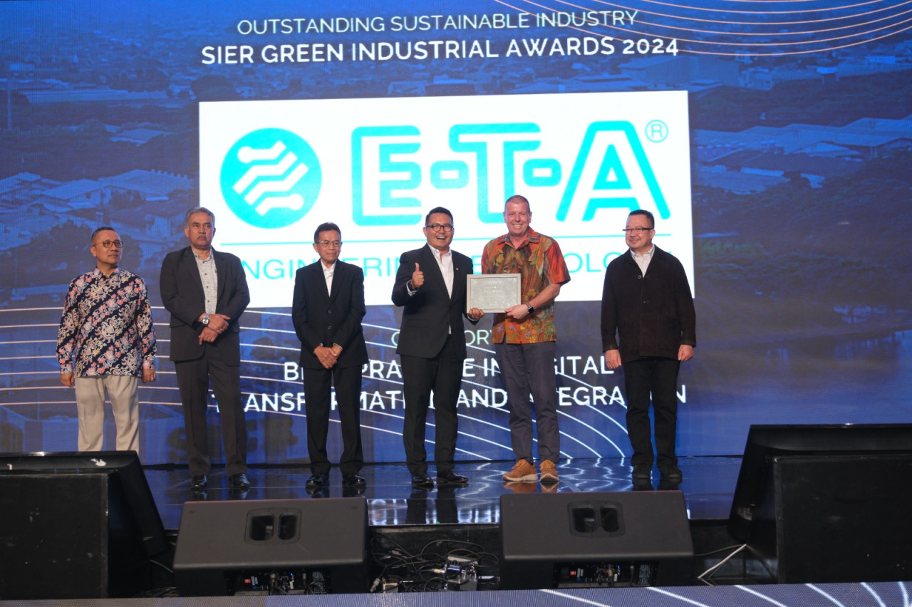 Para Tenanr penerima anugerah dari SIER (foto: Humas SIER for jatimnow.com)