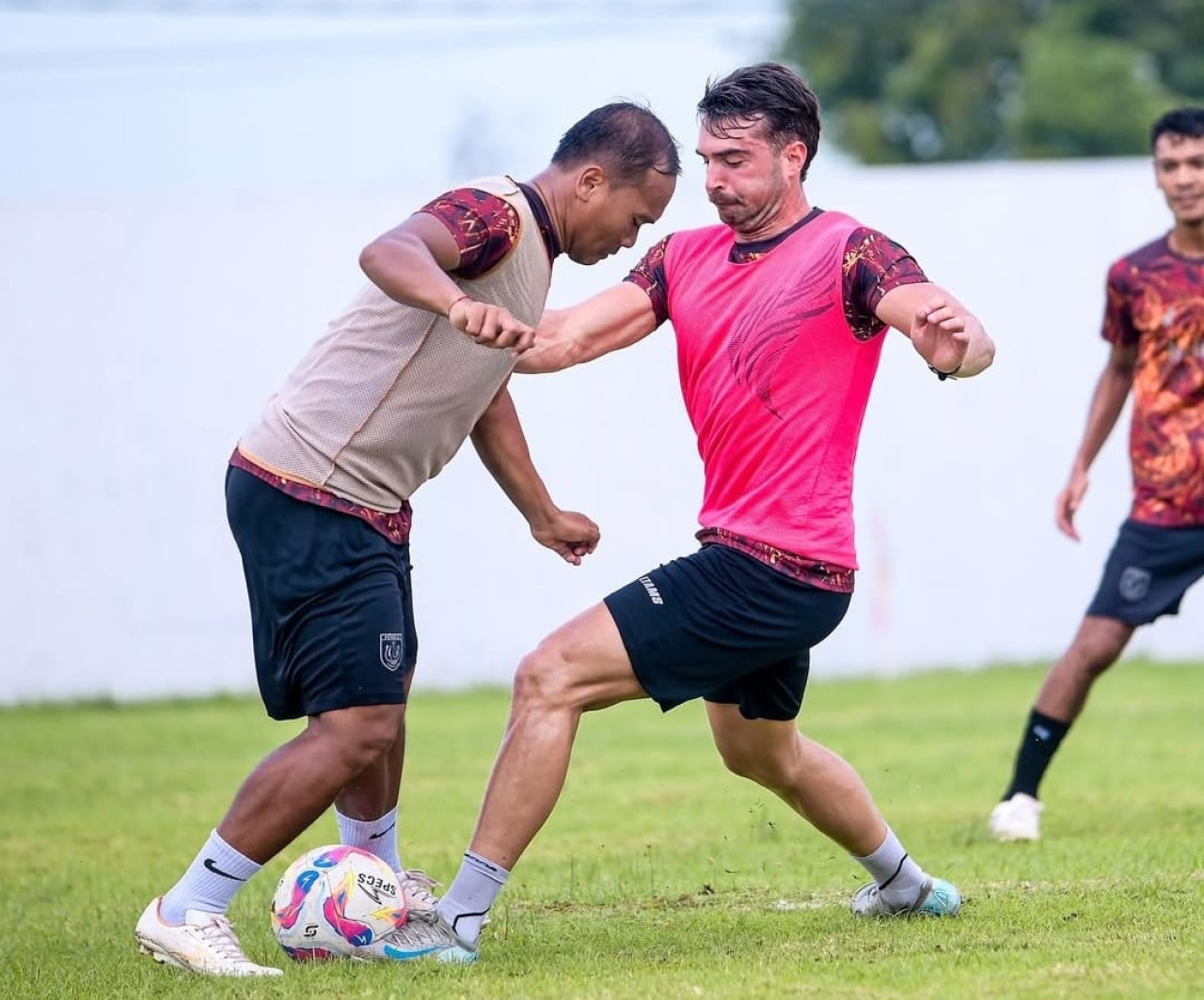Fabien Garcia saat menjalani sesi latihan bersama Persela Lamongan. (Foto : Persela FC for jatimnow.com)