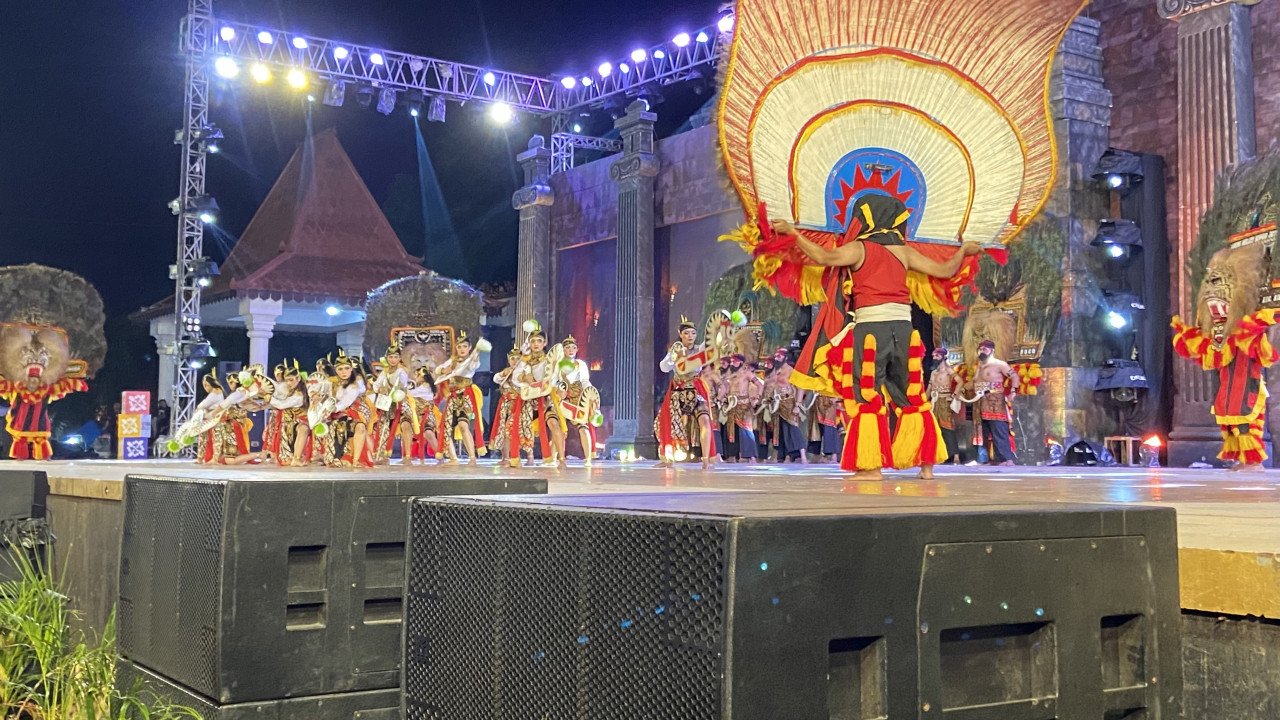 Penampilan Reog Ponorogo di Grebeg Suro 2024. (Foto: Ahmad Fauzani/jatimnow.com)
