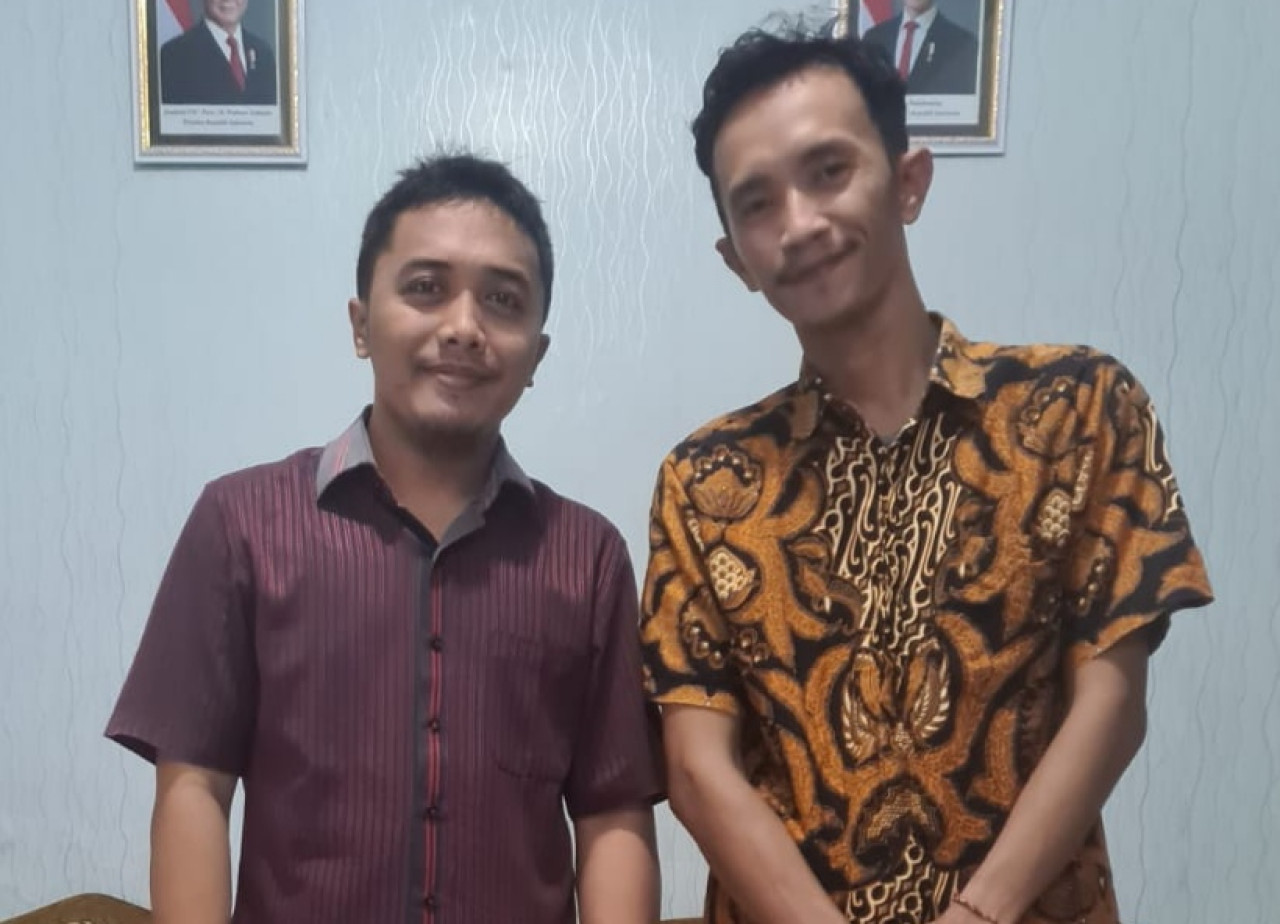 Alfian Andri Wijaya saat menerima aduan dari Yanuar Sandi (Alfian for Jatimnow.com)