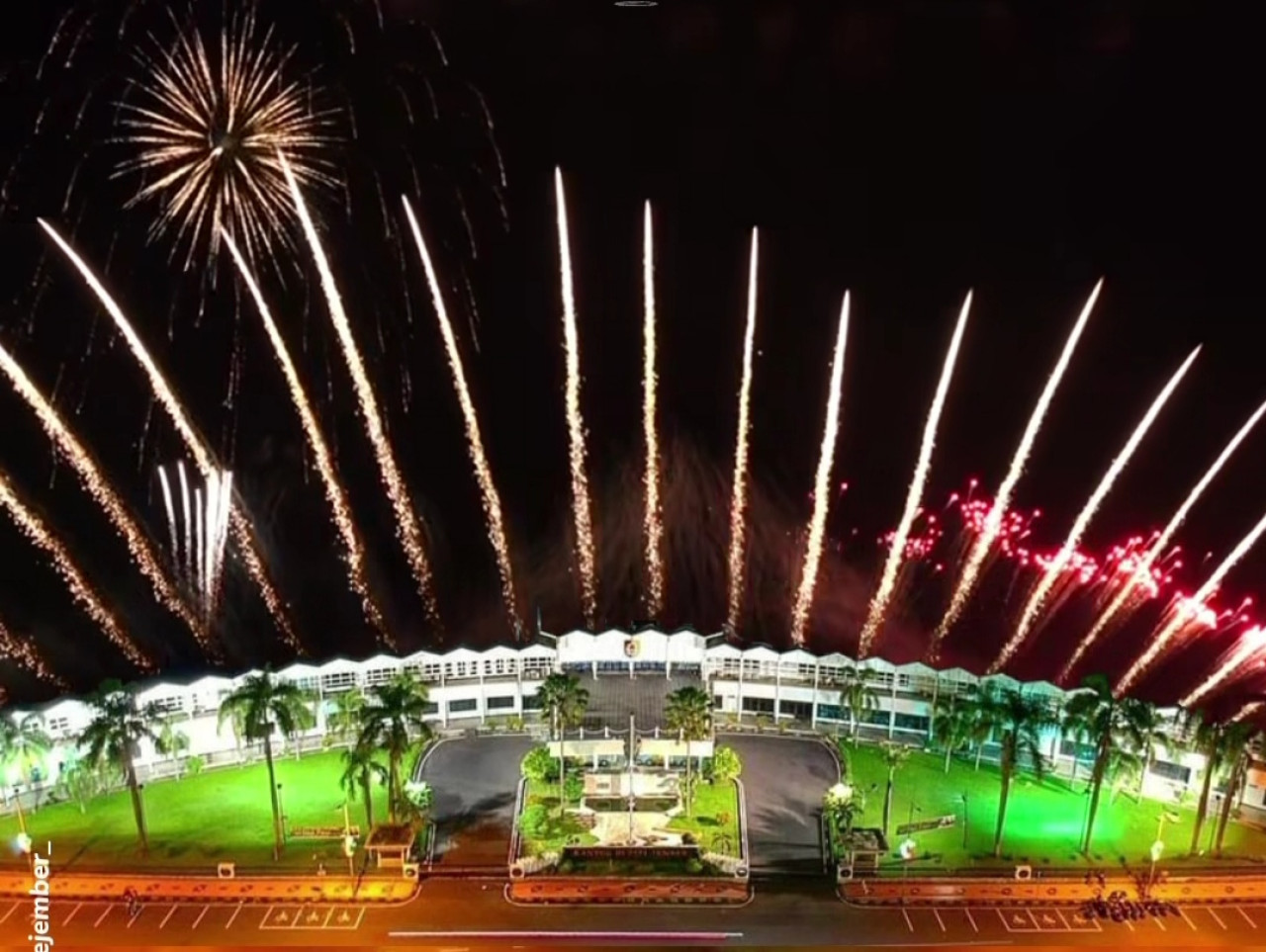 Pesta kembang api. (Foto: medsos)