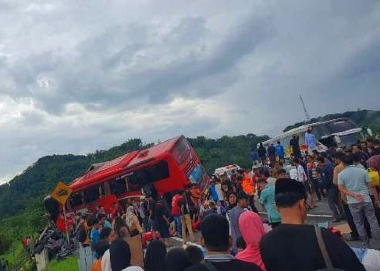 4 Fakta Kecelakaan Maut Bus Pariwisata Tabrak Truk Tronton di Tol Pandaan-Malang