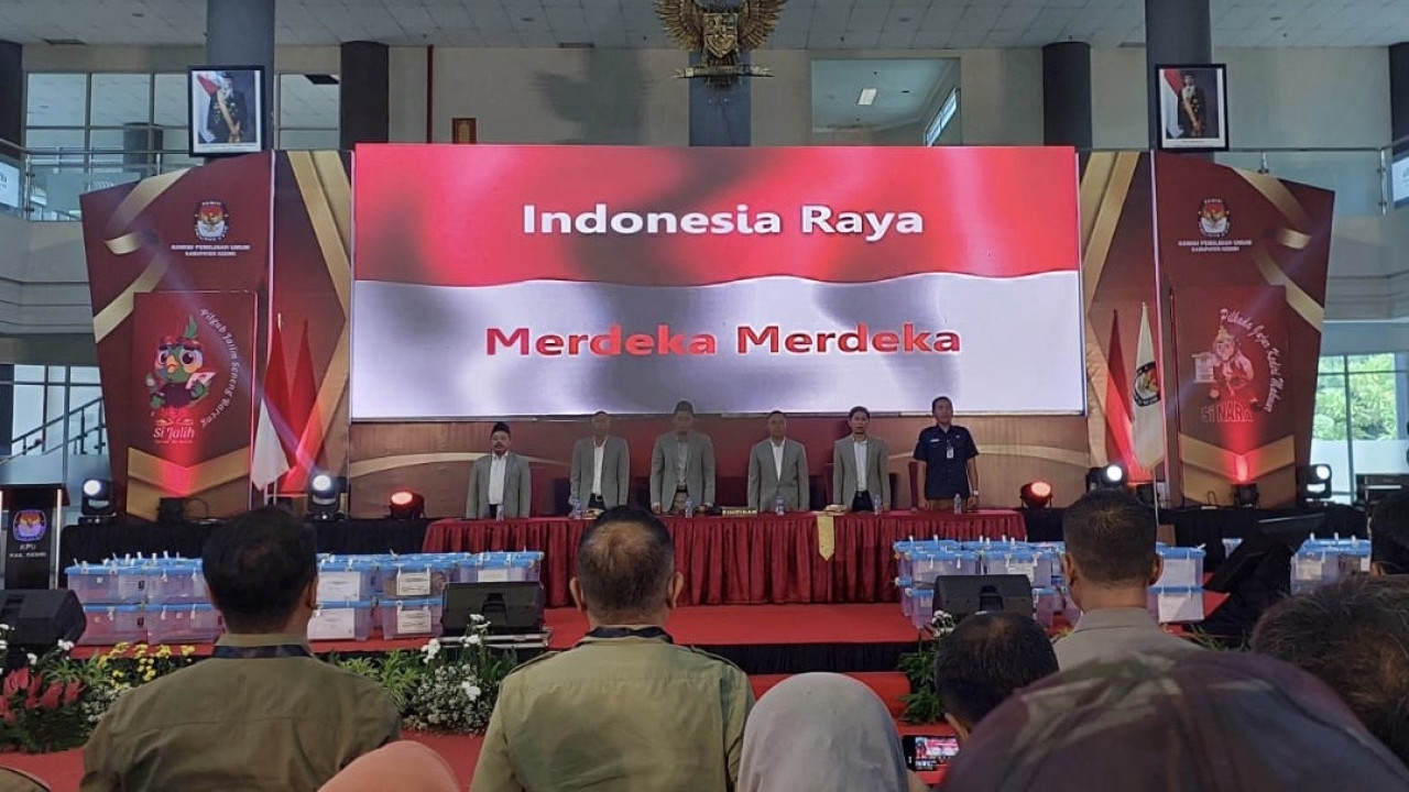 Rapat pleno rekapitulasi KPU Kabupaten Kediri. (Foto: Yanuar Dedy/jatimnow.com)