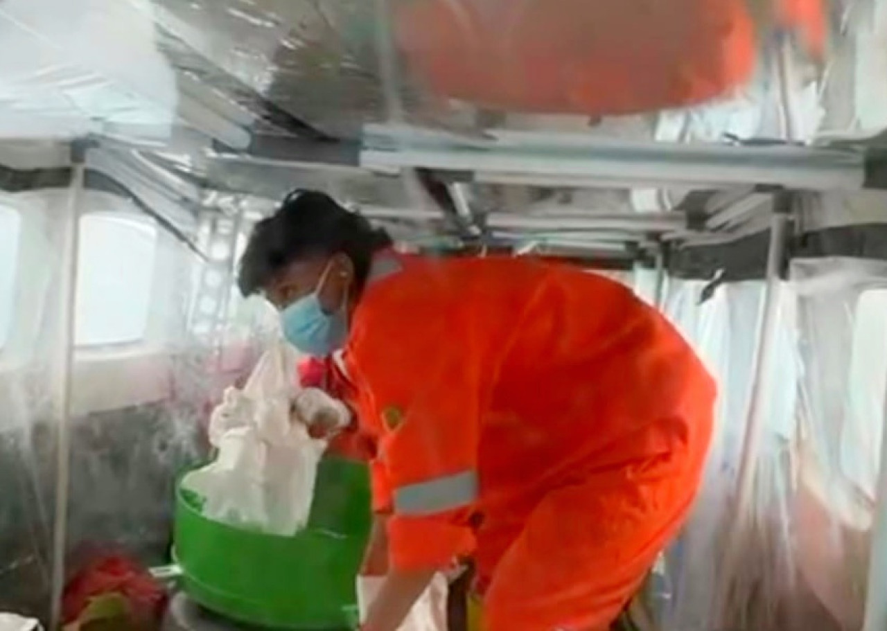 Kegiatan modifikasi cuaca oleh BMKG. (Foto: BMKG Juanda for jatimnow.com).