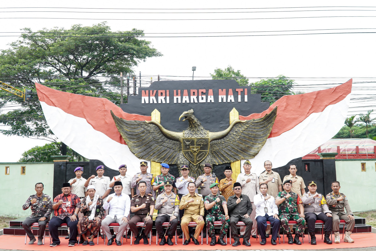 Melihat Gagahnya Monumen Sang Garula di Makodim 0812 Lamongan